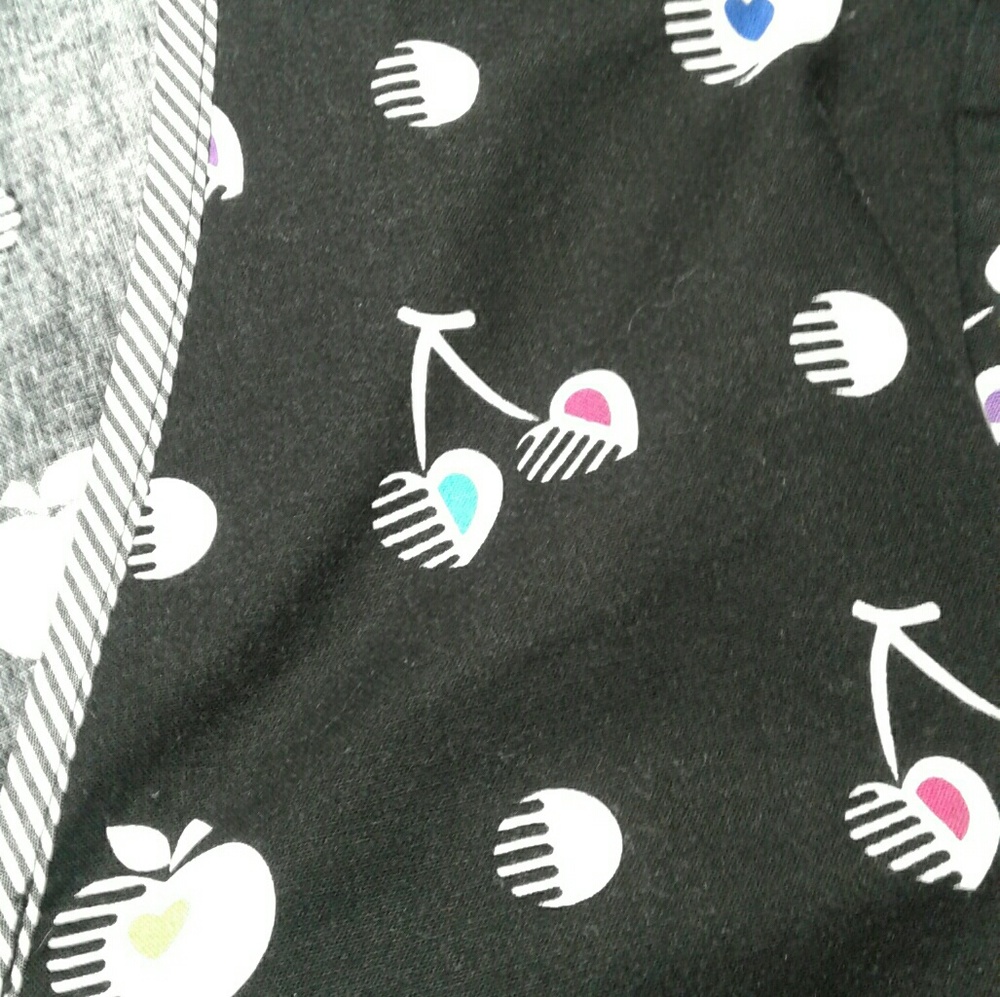 Scrub Top - Picture 3 of 4